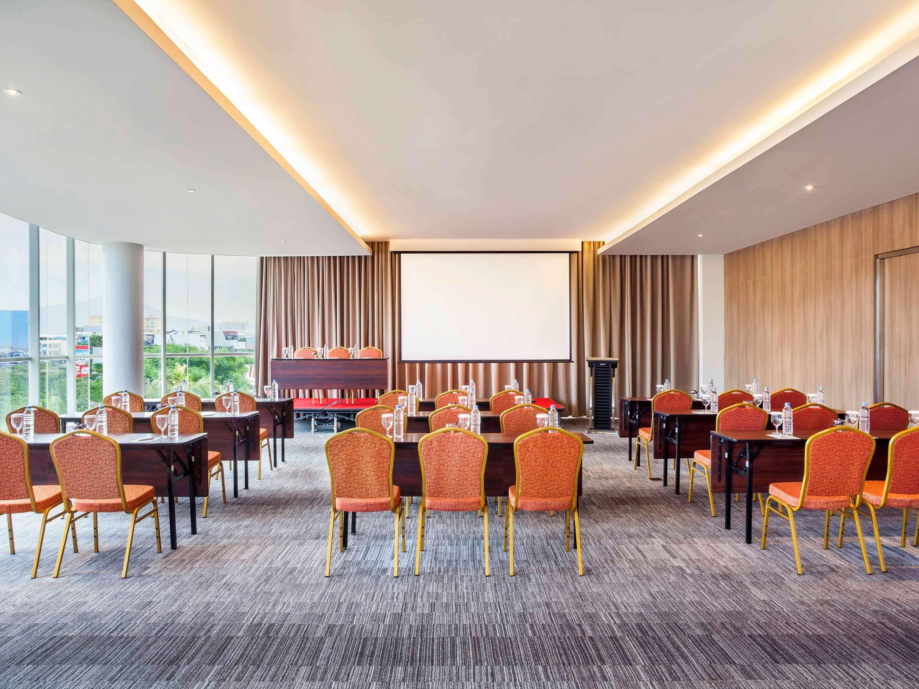 Ibis Manado City Center Boulevard Exterior photo