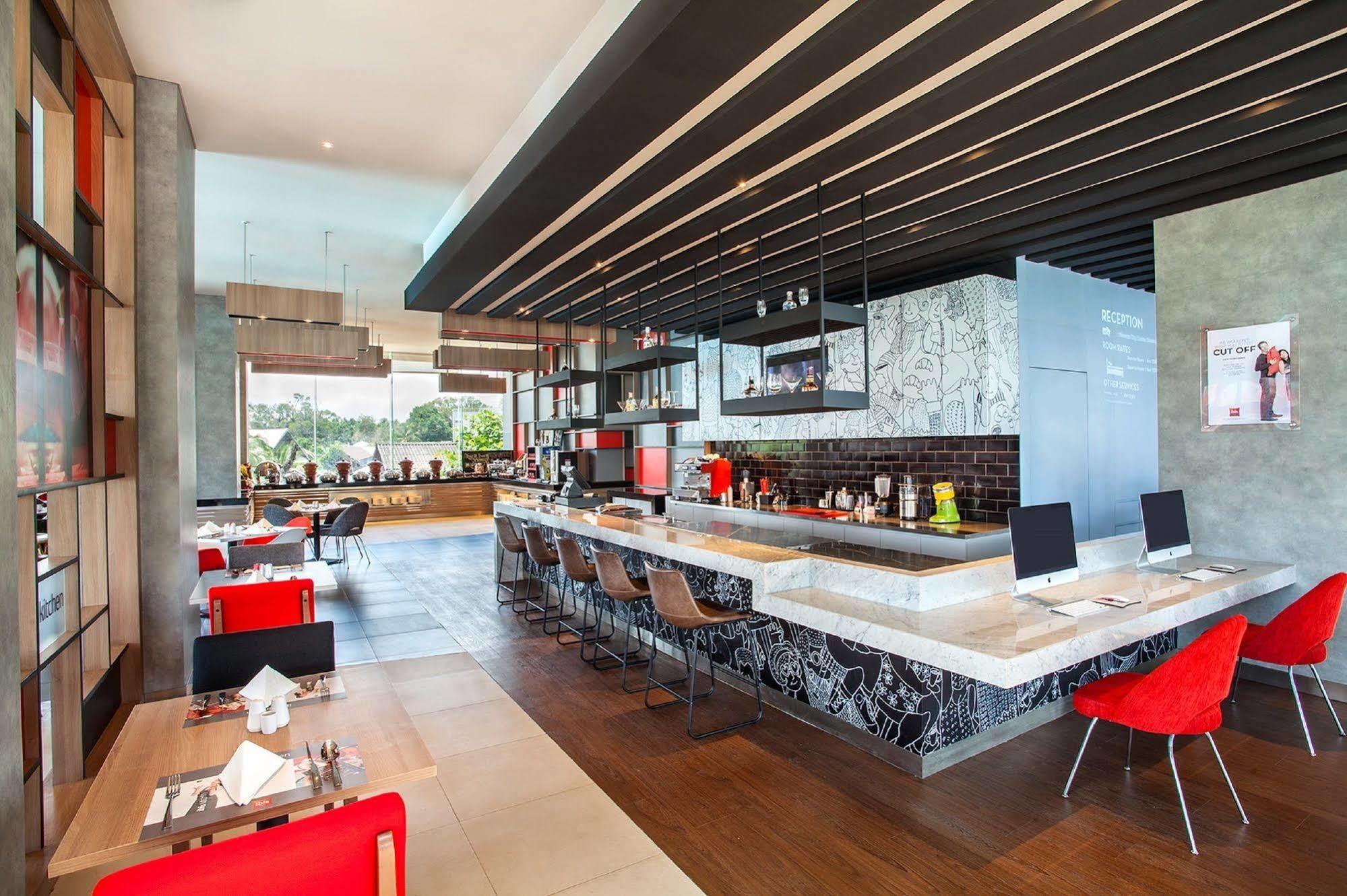 Ibis Manado City Center Boulevard Exterior photo